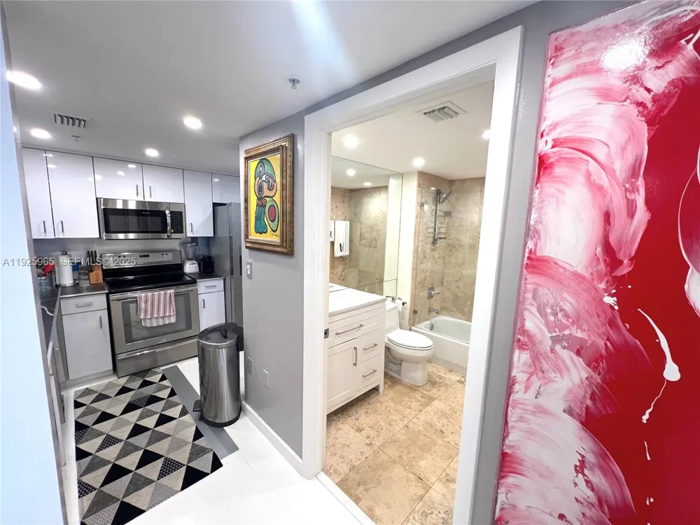 650 West Ave #2804 Miami Beach, FL 33139