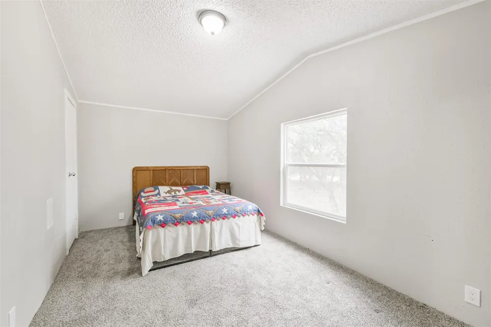 1089 County Road 120 Hallettsville, TX 77964