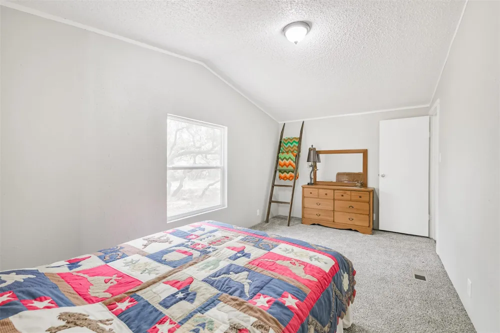 1089 County Road 120 Hallettsville, TX 77964
