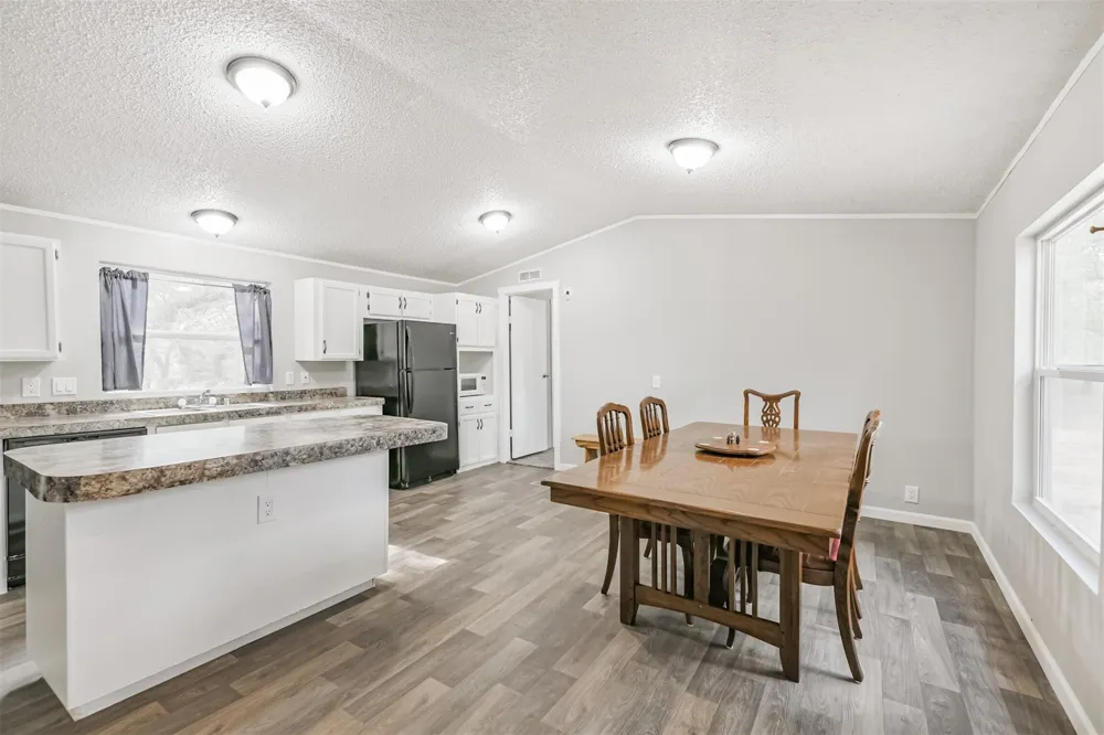 1089 County Road 120 Hallettsville, TX 77964