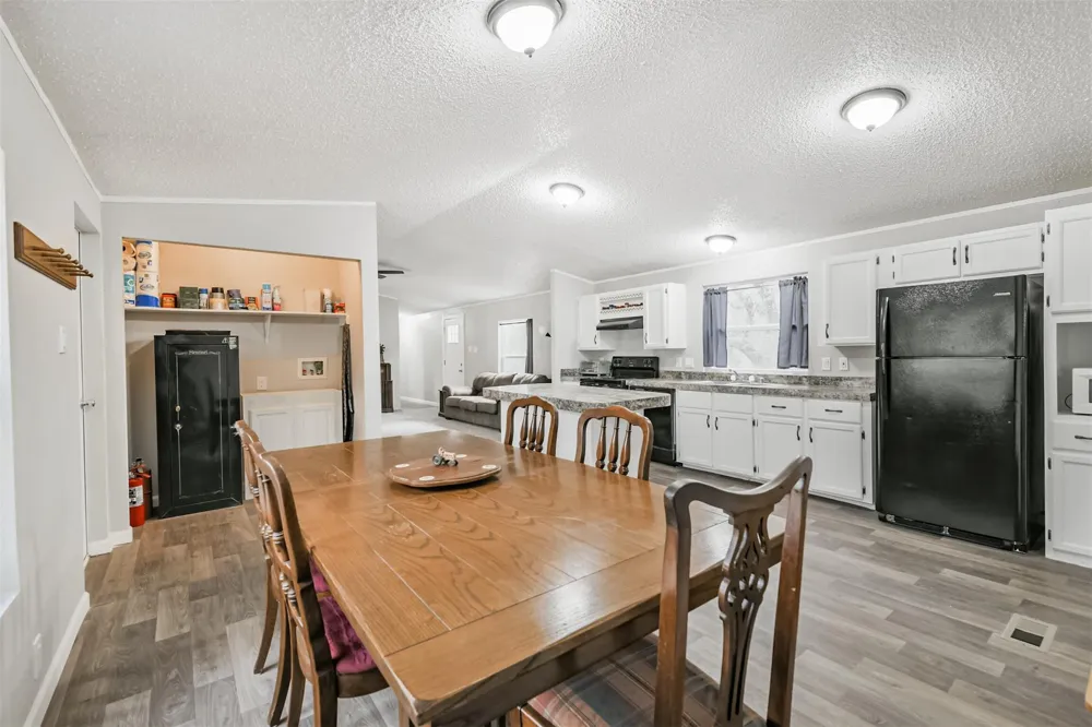 1089 County Road 120 Hallettsville, TX 77964