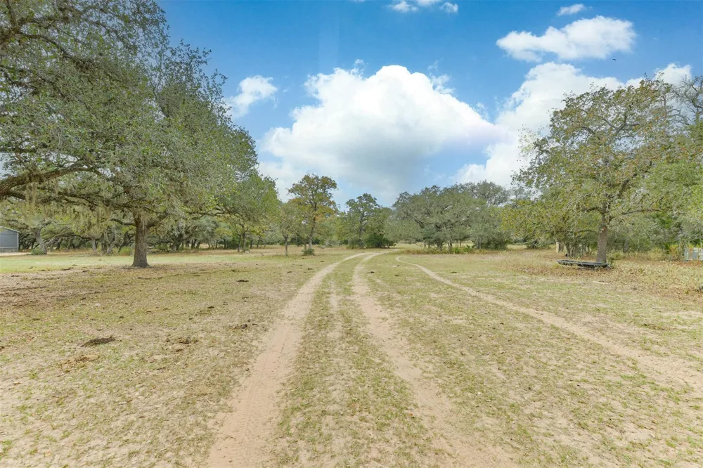 1089 County Road 120 Hallettsville, TX 77964