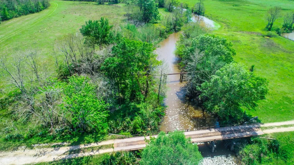 40902 Sh 105 Batson, TX 77519