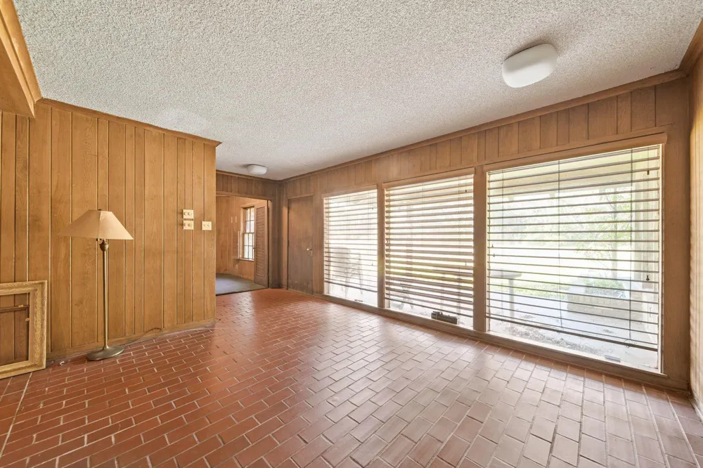 629 County Road 133 Alvin, TX 77511