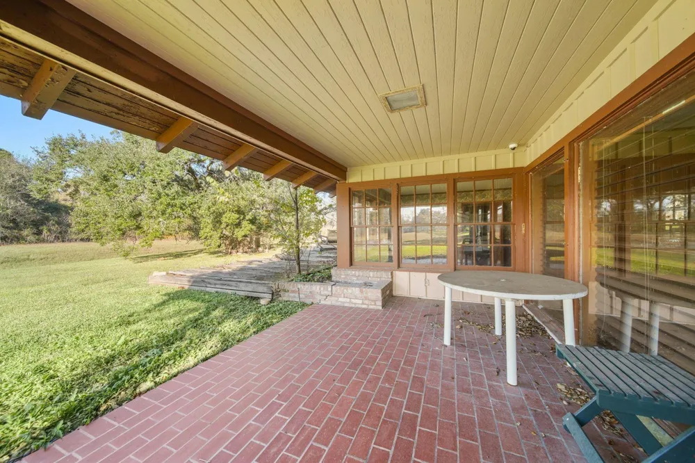 629 County Road 133 Alvin, TX 77511