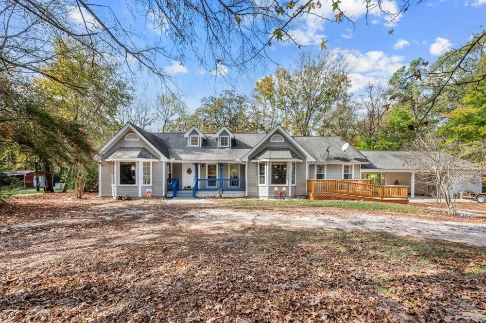 6910 Highway 147 N Center, TX 75935