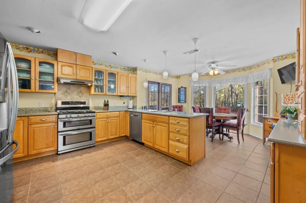 6910 Highway 147 N Center, TX 75935