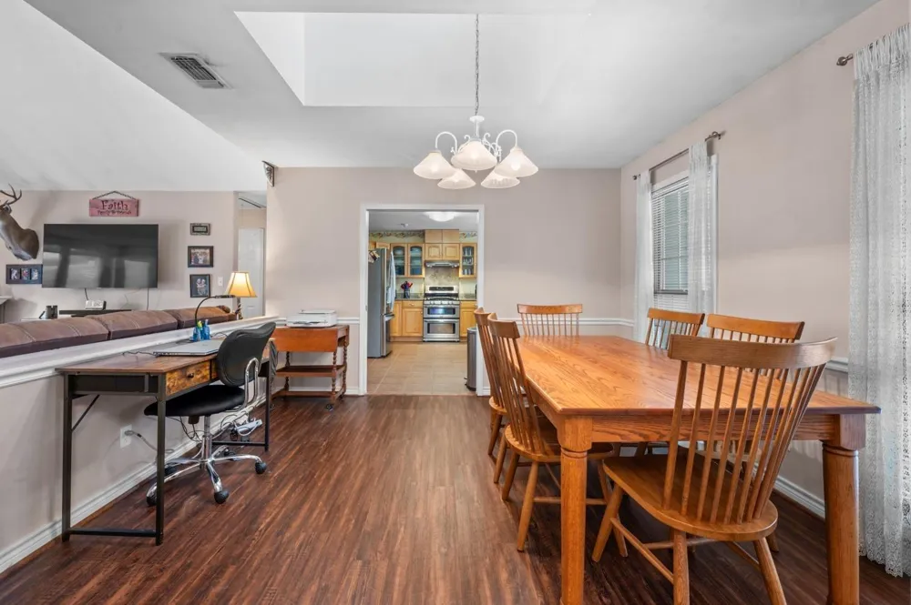 6910 Highway 147 N Center, TX 75935
