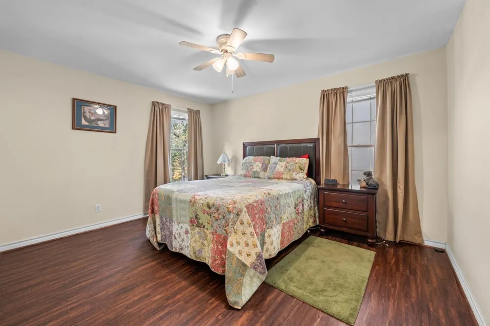 6910 Highway 147 N Center, TX 75935