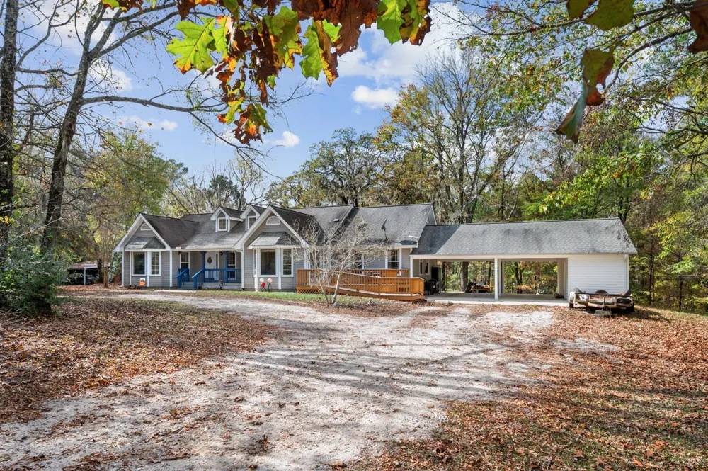 6910 Highway 147 N Center, TX 75935