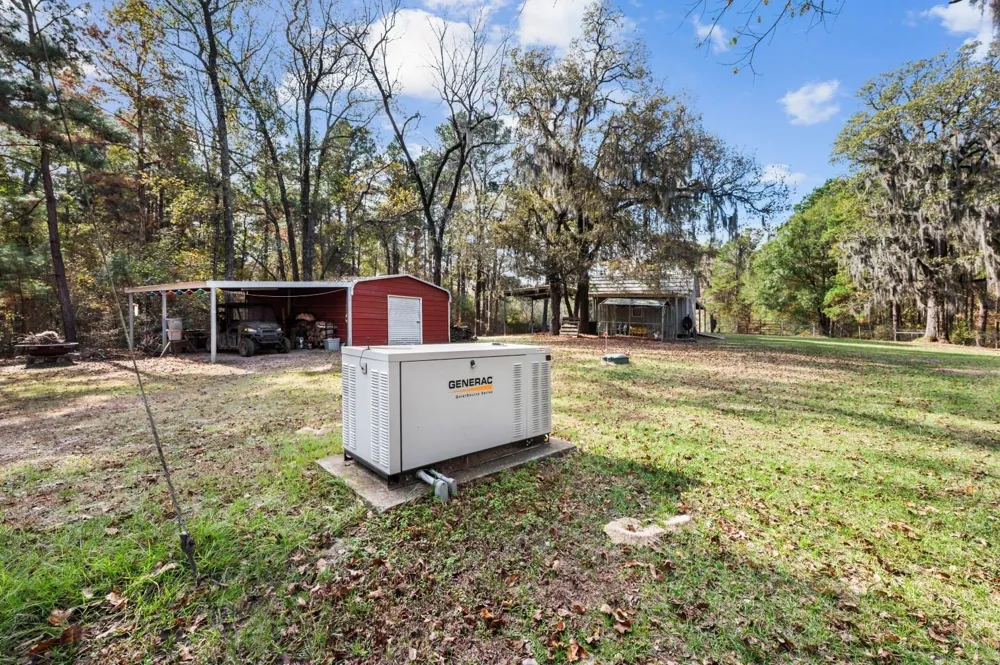 6910 Highway 147 N Center, TX 75935