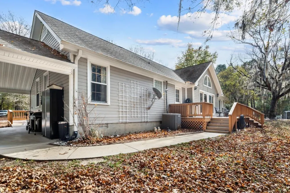 6910 Highway 147 N Center, TX 75935