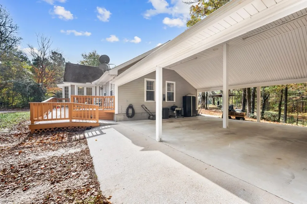 6910 Highway 147 N Center, TX 75935