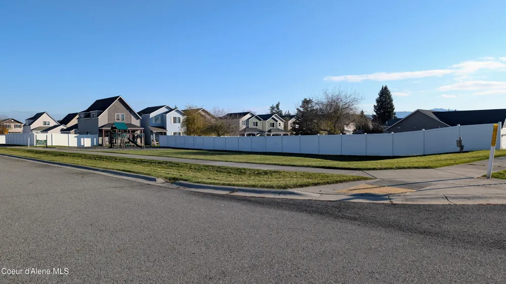1627 E ZOEY COURT Post Falls, ID 83854