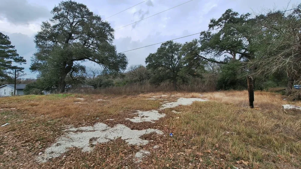 109 Folz Street Snook, TX 77878
