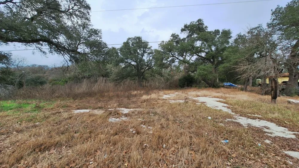 109 Folz Street Snook, TX 77878