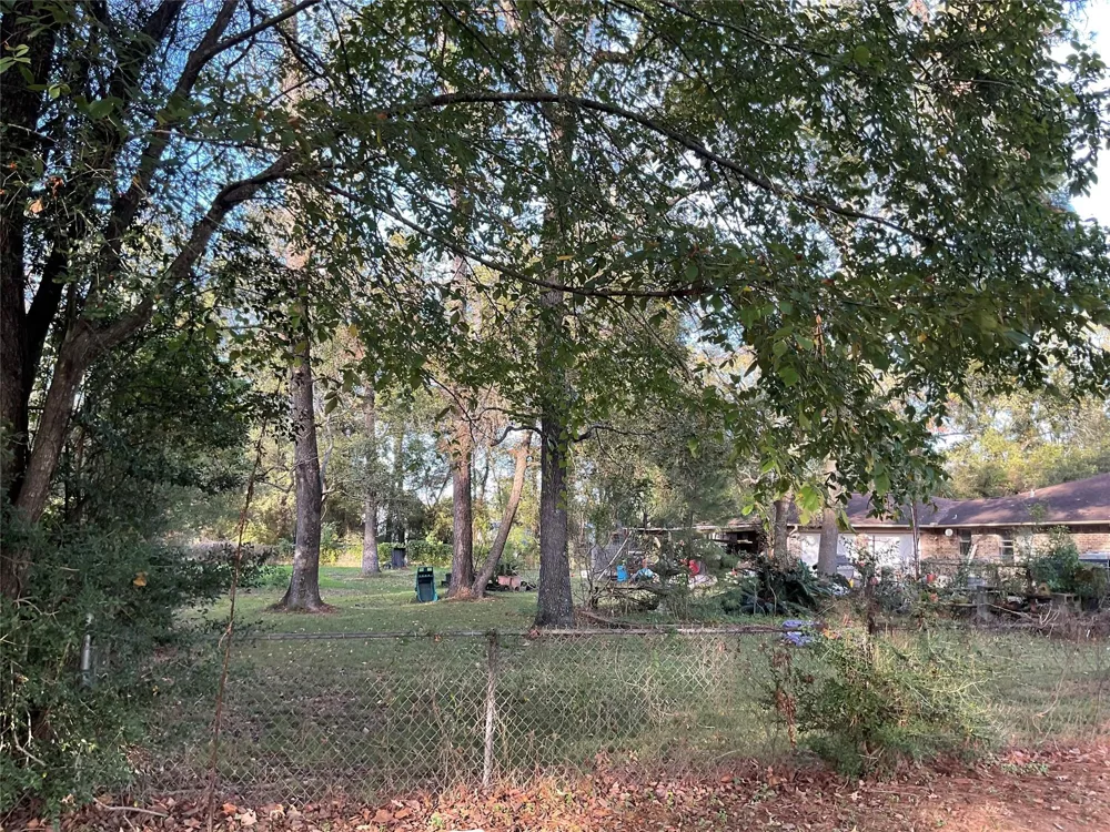 20371 Vick Dr / 22401 Russell Drive New Caney, TX 77357