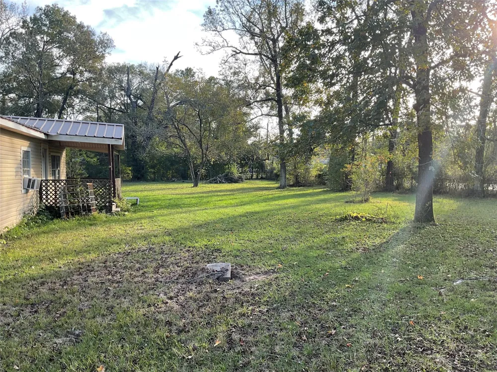 20371 Vick Dr / 22401 Russell Drive New Caney, TX 77357