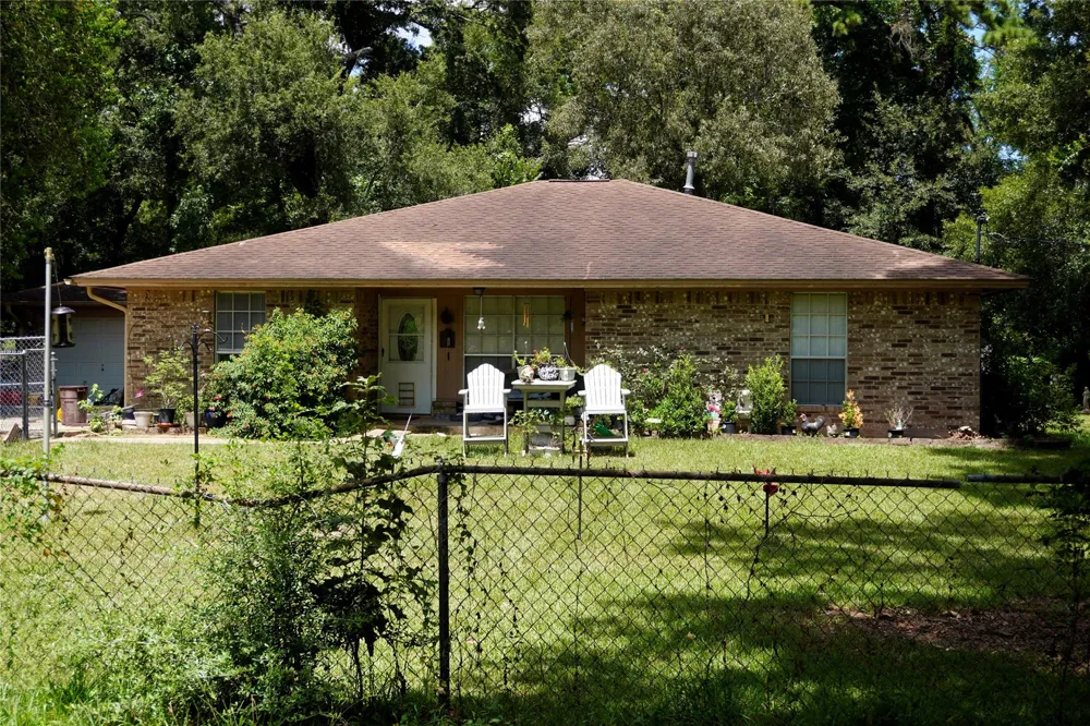 20371 Vick Dr / 22401 Russell Drive New Caney, TX 77357