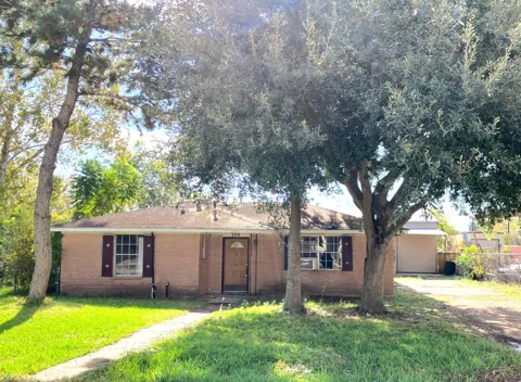 399 Pecan Street