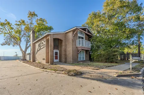 2002 S Lubbock Street