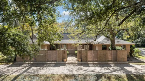 909 E Mimosa Lane