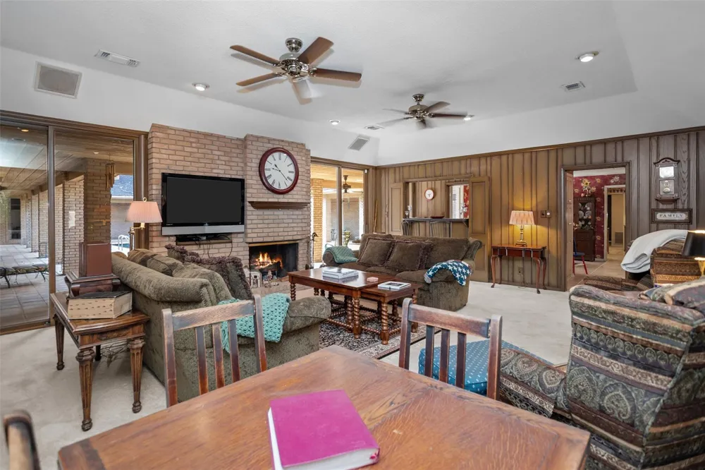 909 E Mimosa Lane Crockett, TX 75835