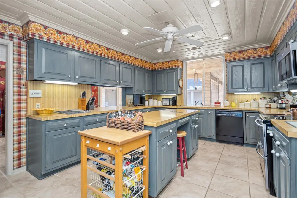 909 E Mimosa Lane Crockett, TX 75835