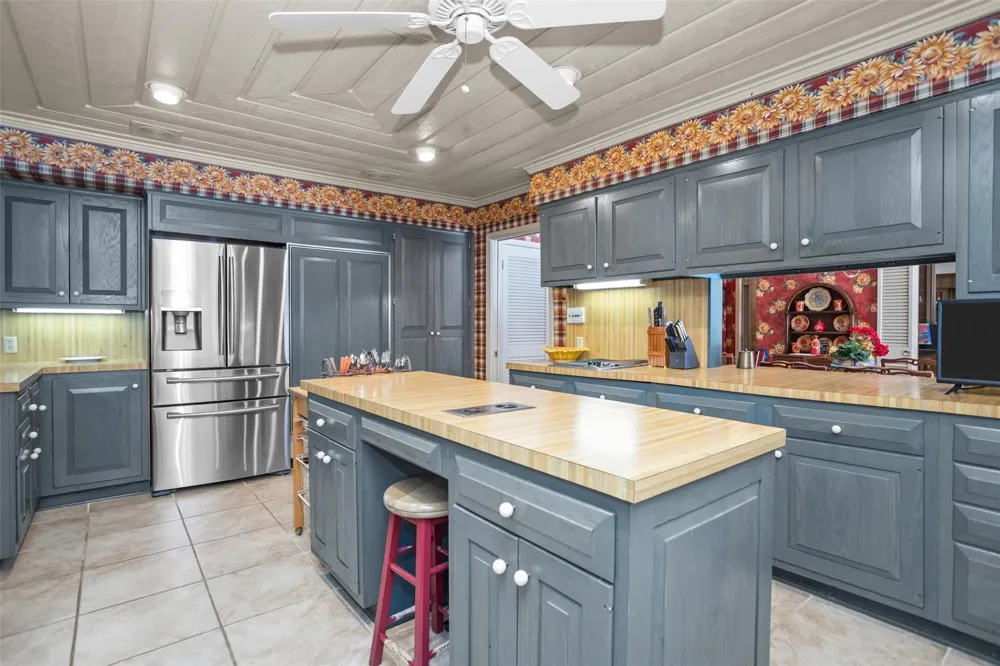 909 E Mimosa Lane Crockett, TX 75835