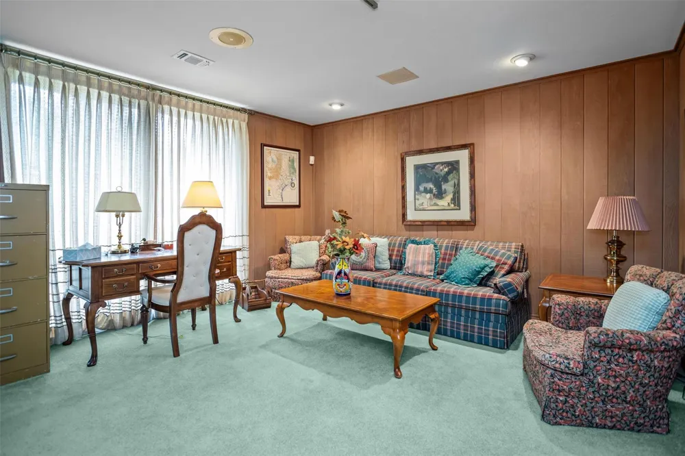 909 E Mimosa Lane Crockett, TX 75835