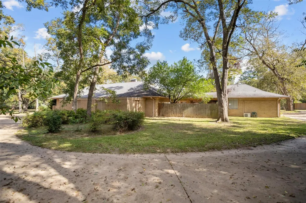 909 E Mimosa Lane Crockett, TX 75835