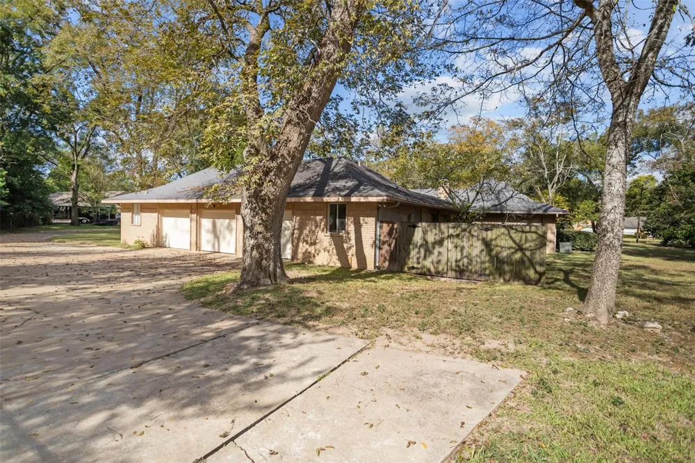 909 E Mimosa Lane Crockett, TX 75835
