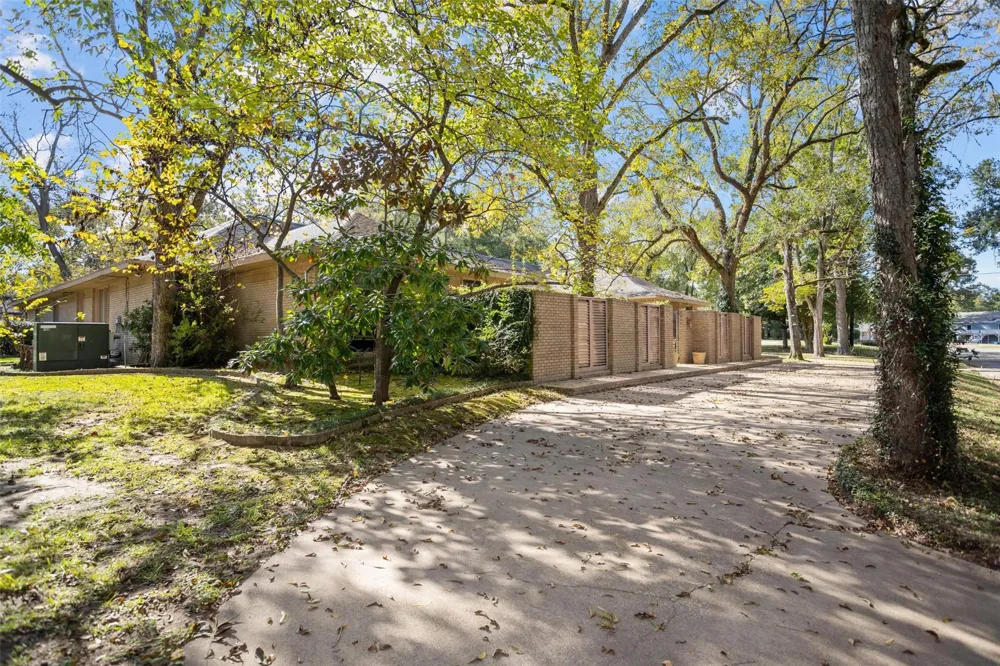909 E Mimosa Lane Crockett, TX 75835