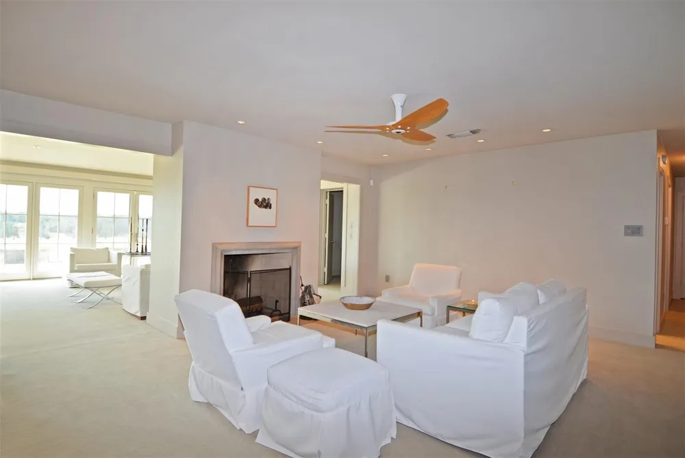 1880 Schoenberg Road Carmine, TX 78932
