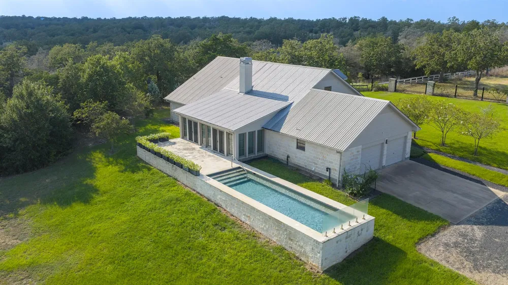1880 Schoenberg Road Carmine, TX 78932
