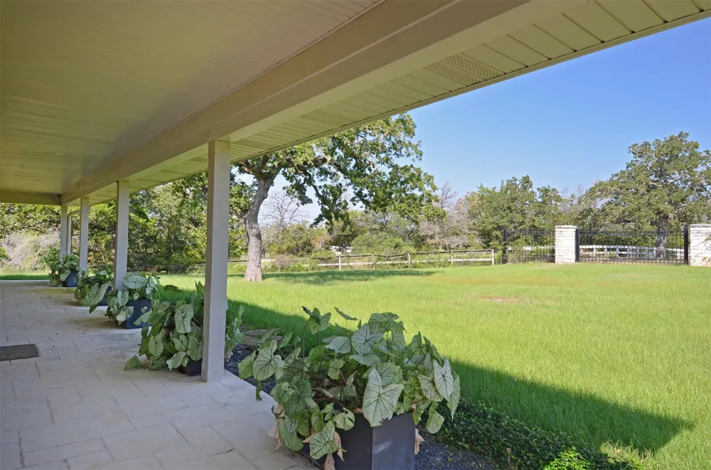 1880 Schoenberg Road Carmine, TX 78932