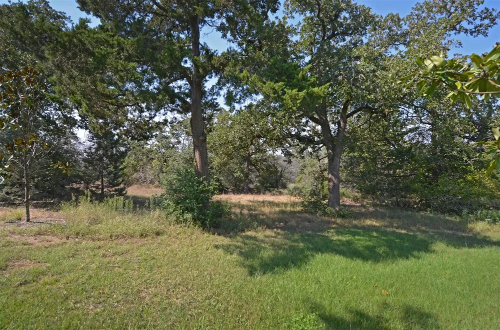 1880 Schoenberg Road Carmine, TX 78932