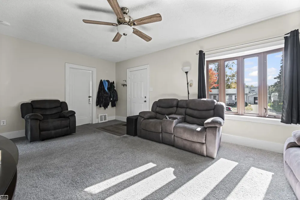 35 Michigan Avenue Mt Clemens City, MI 48043