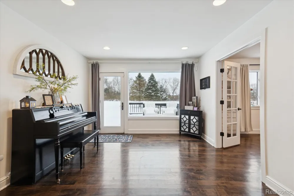 187 Darwin Road Putnam Township, MI 48169