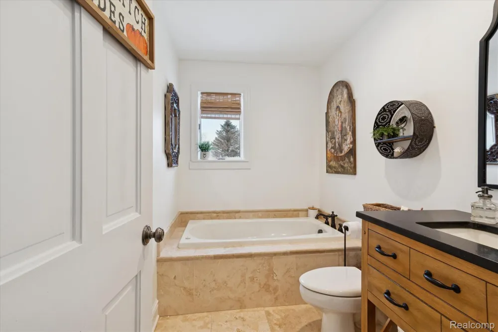 187 Darwin Road Putnam Township, MI 48169