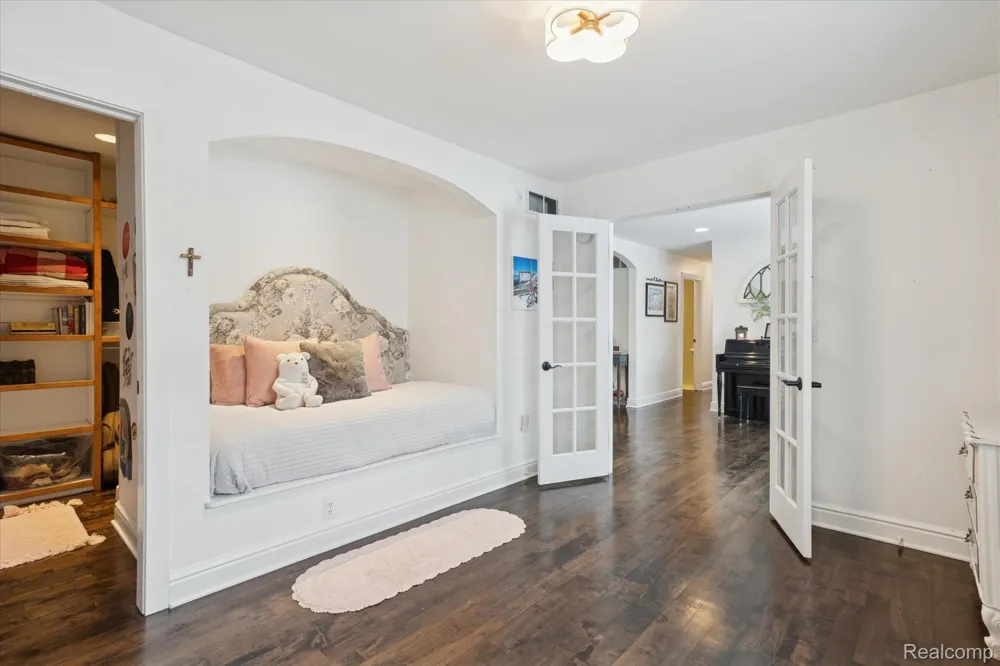 187 Darwin Road Putnam Township, MI 48169