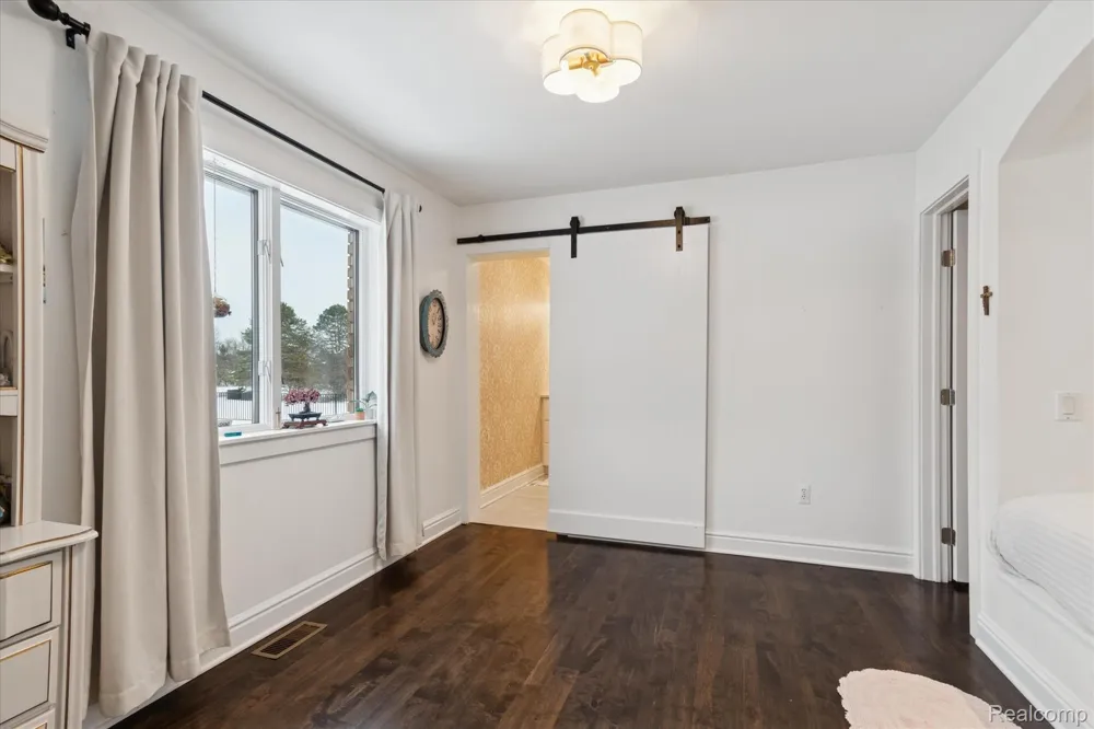 187 Darwin Road Putnam Township, MI 48169