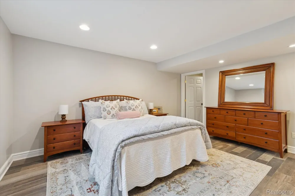 187 Darwin Road Putnam Township, MI 48169