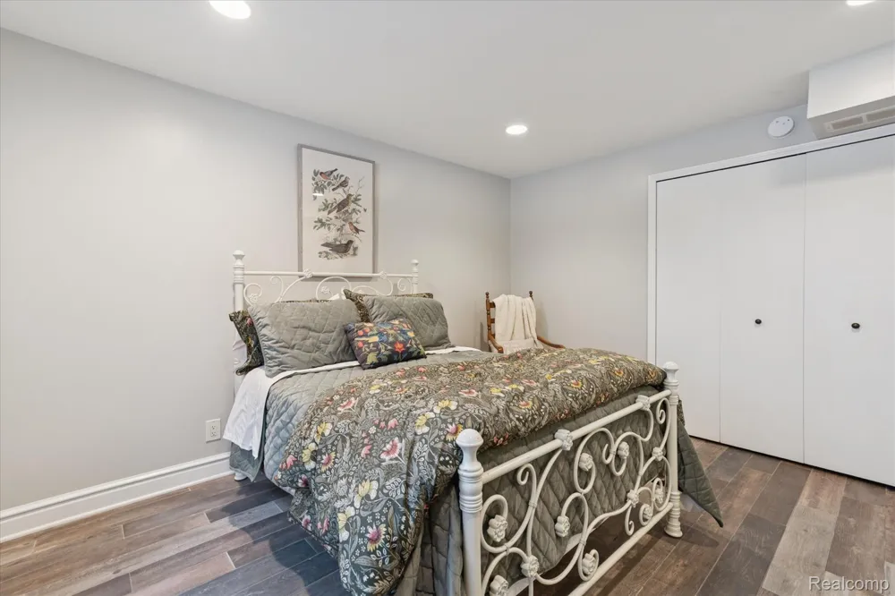 187 Darwin Road Putnam Township, MI 48169