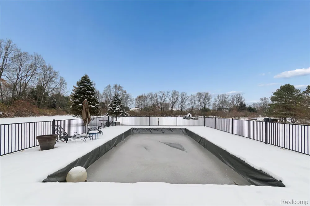 187 Darwin Road Putnam Township, MI 48169