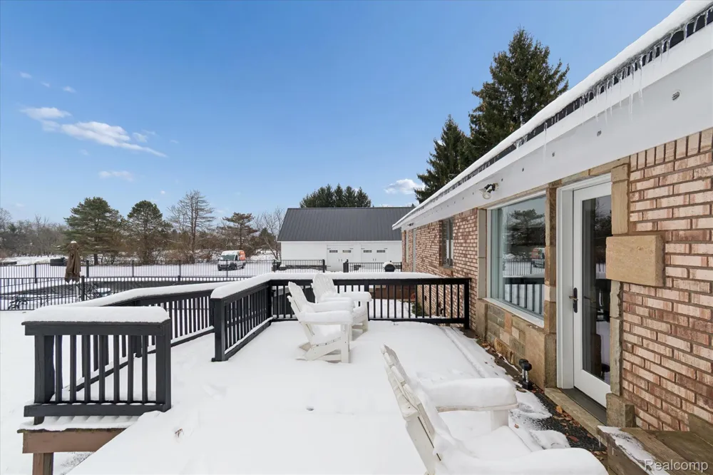 187 Darwin Road Putnam Township, MI 48169