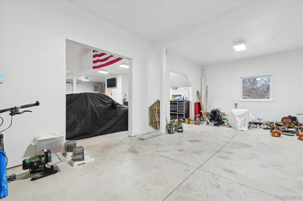 187 Darwin Road Putnam Township, MI 48169
