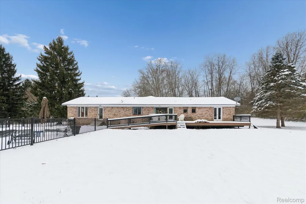 187 Darwin Road Putnam Township, MI 48169