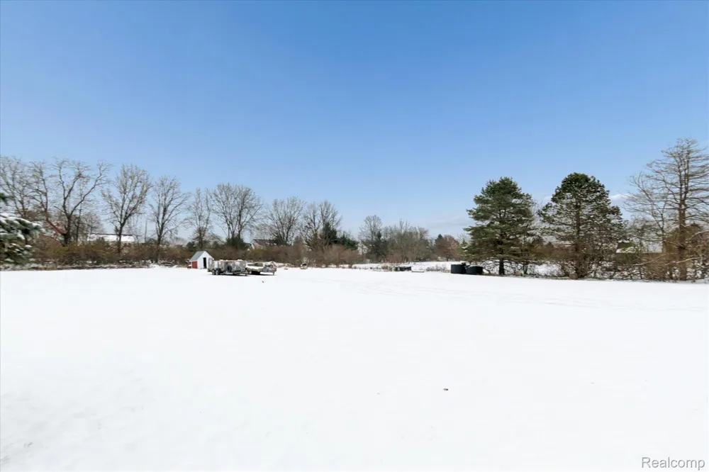 187 Darwin Road Putnam Township, MI 48169