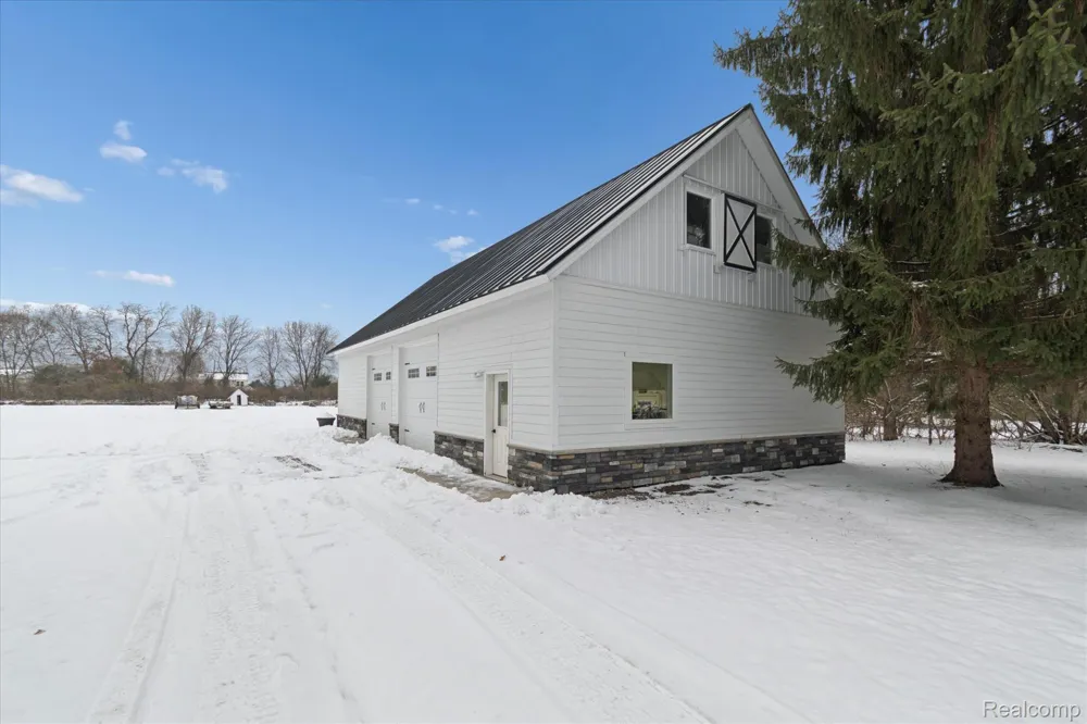 187 Darwin Road Putnam Township, MI 48169